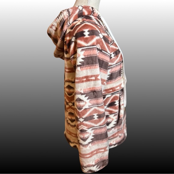 Aztec pattern 1/4 zip hoodie - Picture 2 of 4